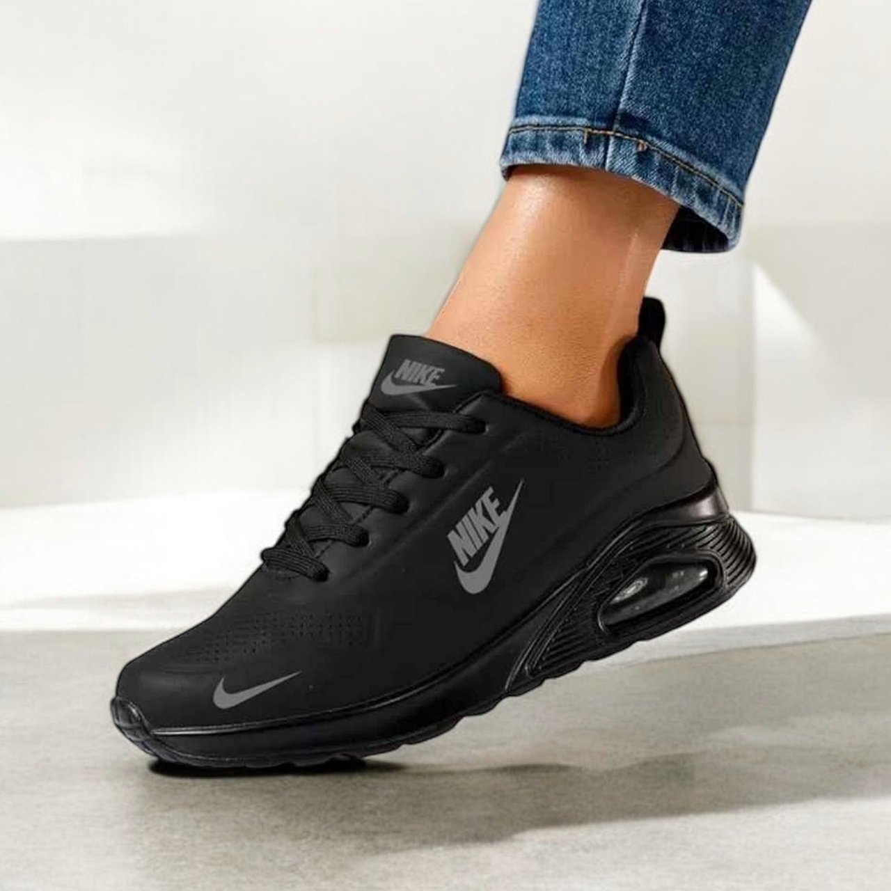 NK AirPulse™ Sneakers